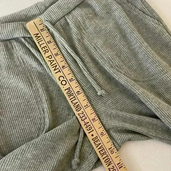 Chaser Women's Love Knit Lounge Jogger Pants Size Small Pockets Gray - Picture 5 of 6